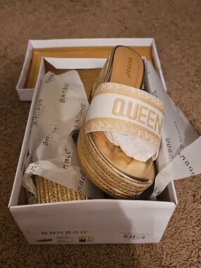 BAMBOO Gold 'QUEEN' Platform Slide Sandals